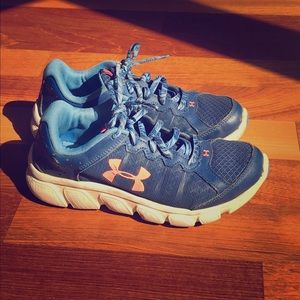 Girls sneakers